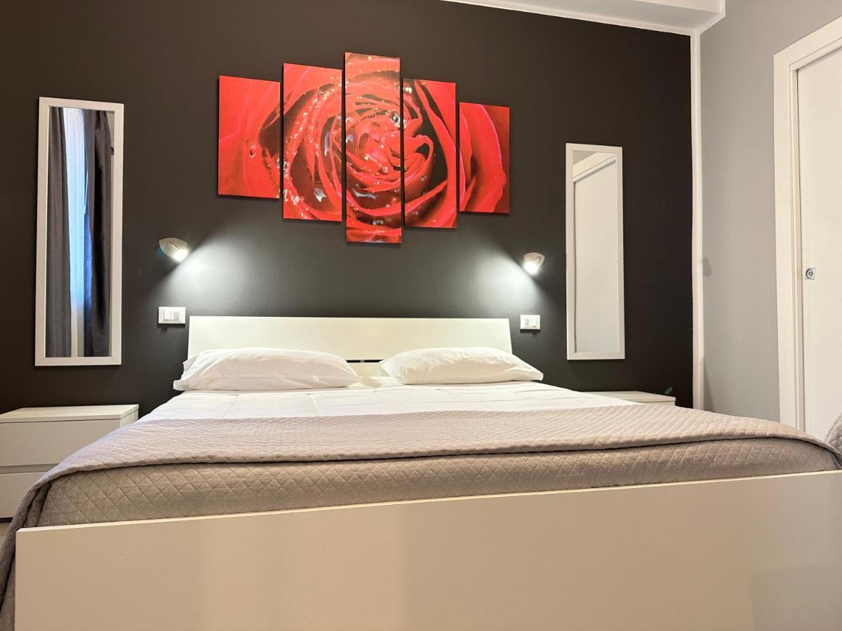 Hotel Le Tre Rose Terrasini Zewnętrze zdjęcie