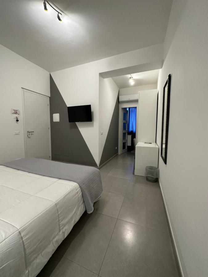 Hotel Le Tre Rose Terrasini Zewnętrze zdjęcie